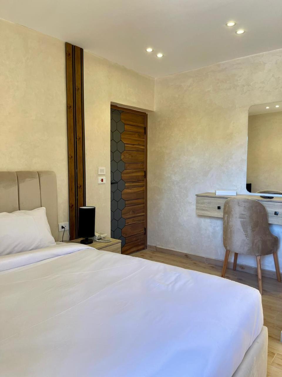 Hotel Cleopatra Tower Pyramid View Kafret el-Gabal Esterno foto