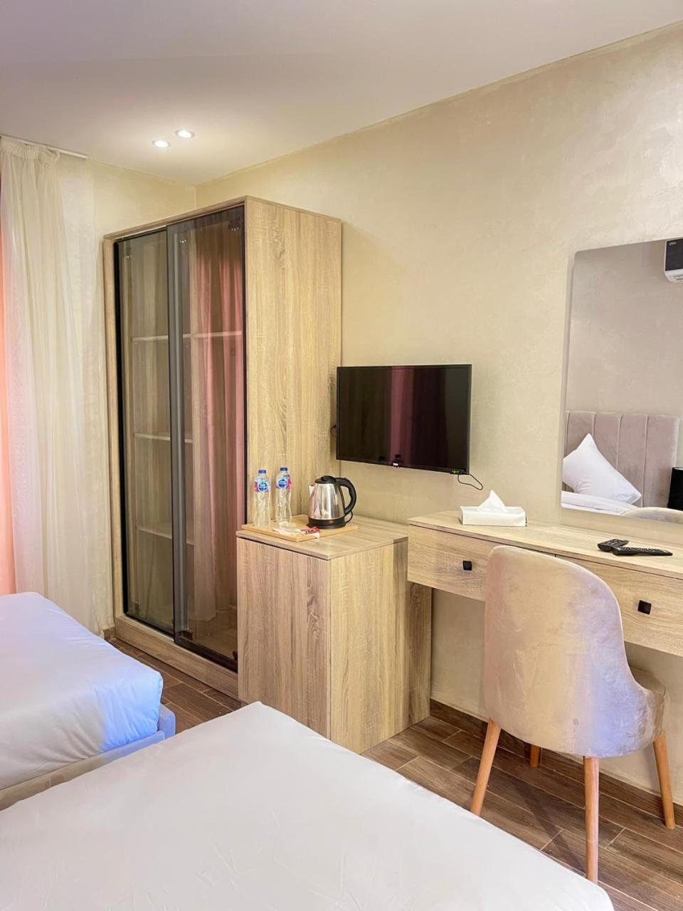 Hotel Cleopatra Tower Pyramid View Kafret el-Gabal Esterno foto