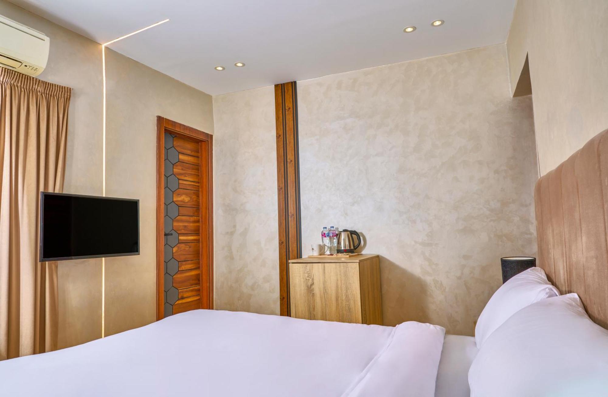 Hotel Cleopatra Tower Pyramid View Kafret el-Gabal Esterno foto