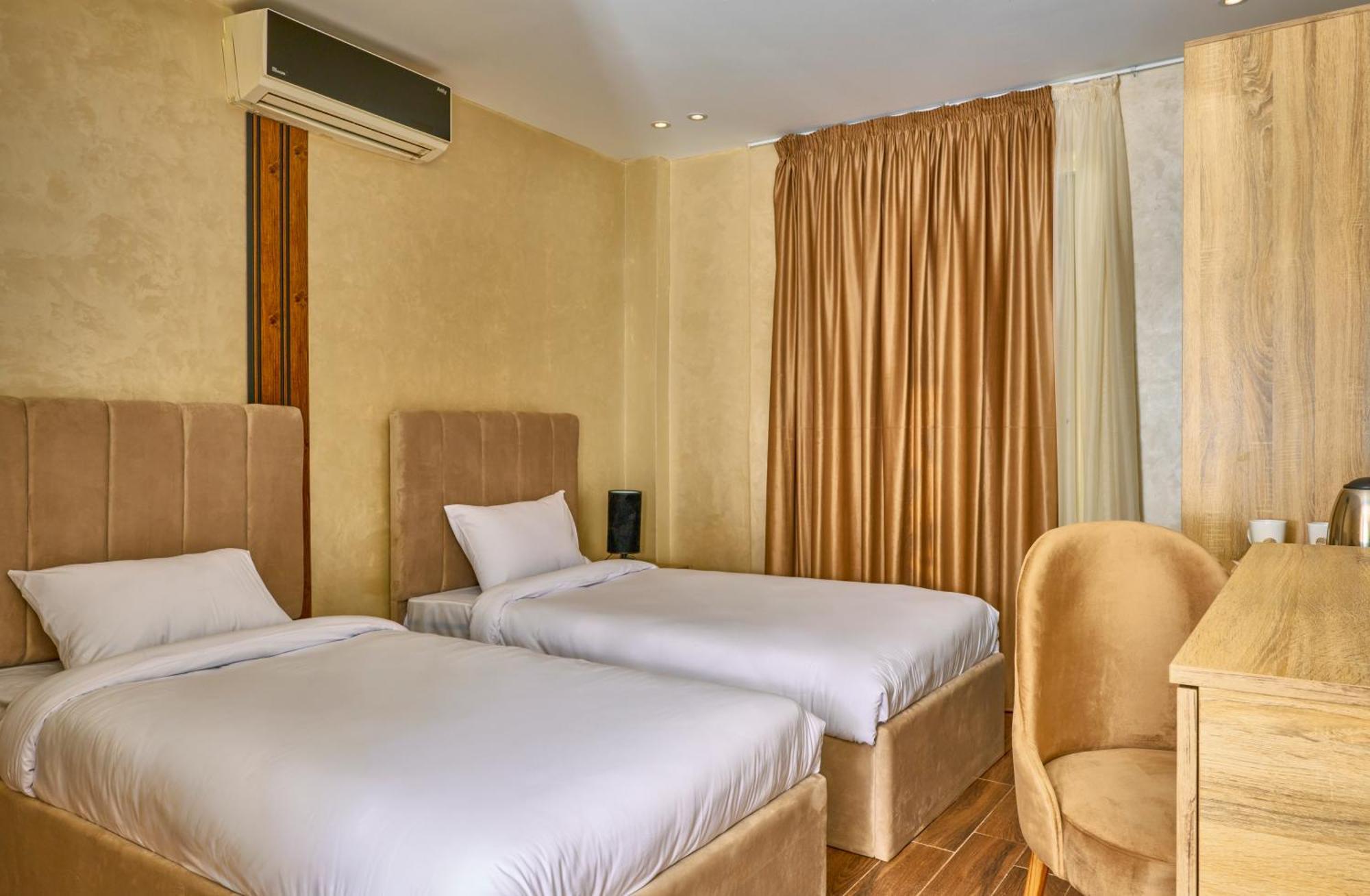 Hotel Cleopatra Tower Pyramid View Kafret el-Gabal Esterno foto