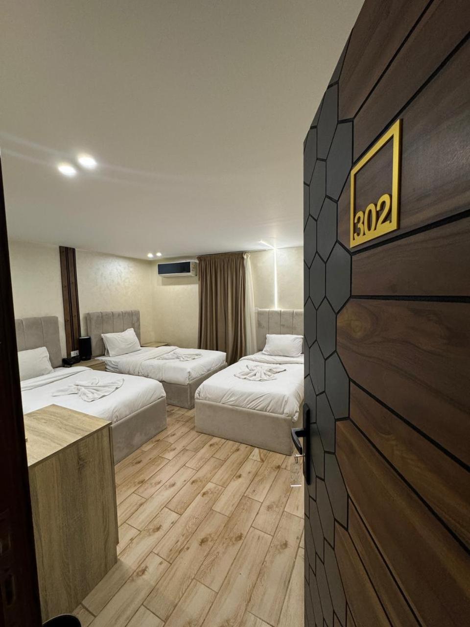 Hotel Cleopatra Tower Pyramid View Kafret el-Gabal Esterno foto