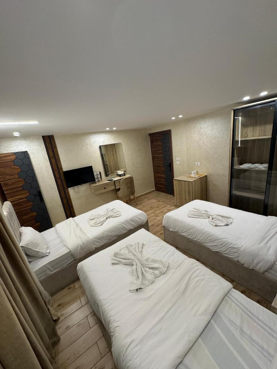 Hotel Cleopatra Tower Pyramid View Kafret el-Gabal Esterno foto